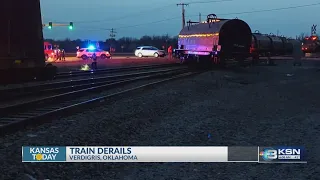 Train derails in northeast Oklahoma