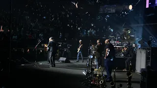 Dave Matthews Band performs "The Weight" with Susan Tedeschi at Madison Square Garden