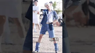 Jungkook's dance VS meanwhile Jhope (No hate)#bts #edit