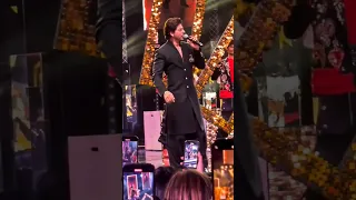 ShahRukh Khan Dancing on #jhoomejopathaan #pathaan #srk #jawan #shorts