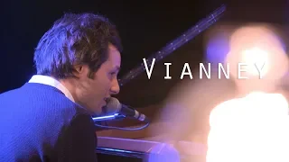 Vianney - Pas là - Live @ Le pont des artistes