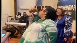 Karen Clark-Sheard CLOSING Into Praise Break w/ Dorinda Clark Cole (2023)