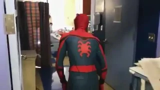 Tom Holland // Spider-Man visita Hospital