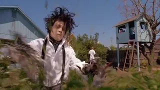 Edward Scissorhands: Dinosaur bush scene