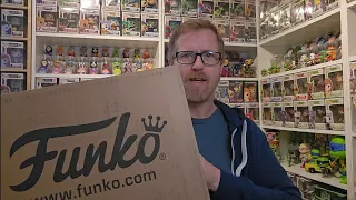 Opening a package from Funko with many sodas, what chase did I pul!! Also Killer Klowns card packs