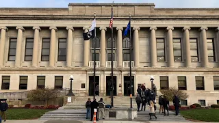 Jury starts deliberations in Rittenhouse trial