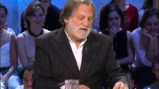 Jean Jacques Debout à propos de son métier de chanteur et des ses relations avec Johnny Hallyda...