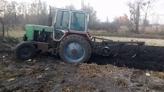 ОРАНКА ПО ГНОЮ  ПЛУГОМ ПЛН-3-35 З УГЛОСНІМАМИ, ТРАКТОР ЮМЗ-6 З ДВИГУНОМ Д-240