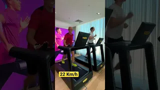 RUNNING at 22 Km/h on a Treadmill