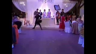 Ребята классно танцуют.Абхазия.