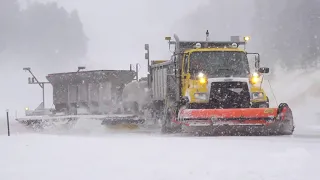 03-14-2021 Mount Rushmore, SD - Heavy Snowfall Blizzard Warning Plows in Black Hills