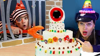 Mukbang Giant Eyeball Jelly Cake 왕눈알젤리케이크 먹방! Escaping from a Candy Jail | YumYum