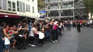 Flash mob in pompidou centre