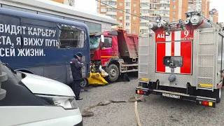 Впечатал такси в автобус: смертельное ДТП в Москве