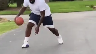 Kendrick Perkins showing his ball handling skills