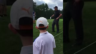 Pro Golfer Phil Mickelson takes advice from a KID CADDY!