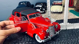 Diecast Model Cars - Cadillac V16 1938 1/18 (Signature)