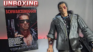 Unboxing Neca Terminator Ultimate Tech Noir T-800