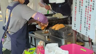 台南超厲害蔥油餅 炸到停不下來 Scallion Pancake with fried egg in taiwan street food , doing it every second