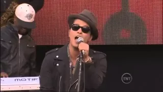 Bruno Mars - The Lazy Song (Live)