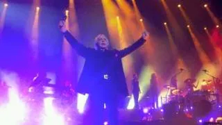 Instrumentale Sardou Les villes de solitude ( live 2011 ).wmv