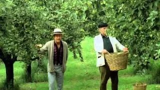 Äppelkriget - Gösta Ekman och Hans Alfredson diskuterar äppeldrycksnamn