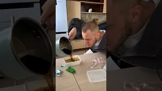 Купил ДОШИРАК и заварил его в КОКА КОЛЕ 😳😂