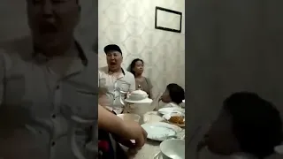 Dimash cantando com amigos “Я люблю тебя до слёз” (Ya Lublu Tebya Do Sloz)