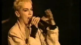 Eurythmics - I Love You Like A Ball & Chain (Live In Rome 1989)