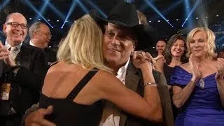 Country Music Awards 2013: George Strait  Wins Third Entertainer of the Year