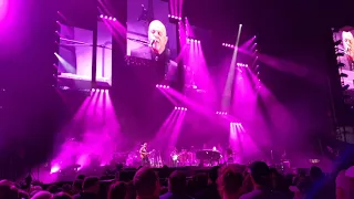 Billy Joel in Arlington song Modern Woman