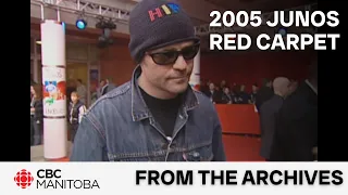 Musicians entering MTS Centre on "Red Carpet" in Winnipeg prior to the 2005 Juno Awards | RAW VIDEO