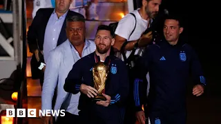 Celebrations as World Cup winners Argentina return home – BBC News