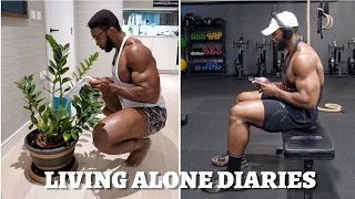 Living Alone Diaries | Gym workout, What i Eat & Deep Cleaning the Apartment.