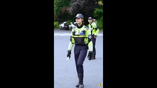 景区熟悉的路口又见李语蔚的身影 4K #police#女交警