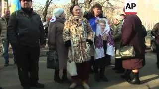 Coffins in Independence Square, reaction to imminent release of Tymoshenko; Kharkiv reaction