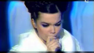 Björk - It's Not Up To You (live at the Victoires Awards) (2002)