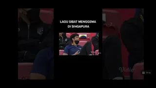 Lagu lagi syantik menggema di stadion SINGAPURA