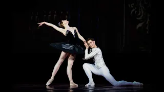 Па-де-де из балета «Лебединое озеро». Юлия Степанова и Якопо Тисси