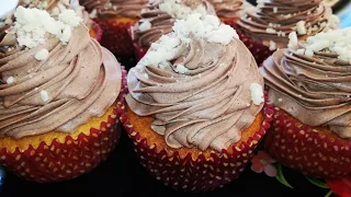 Ванильные Капкейки с шоколадным🍫 кремом!😋😋😋Vanilla Cupcakes with chocolate cream! 😋