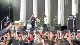 Queens of the Stone Age - Lost Art of Keeping a Secret (Live at Reading Festival '10)