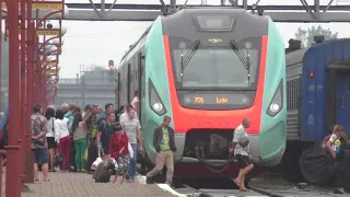 ДПКр-2-001 на ст. Івано-Франківськ. DPKp-2-001 Ukrainian regional diesel train