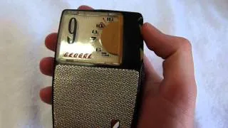 1961 Global GR-900 transistor radio (made in Japan)