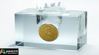 Dollar Splash in Water Diorama / RESIN ART