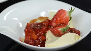 Gebackener Camembert mit Erdbeerchutney Rezept – mit Alex Wahi