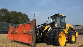 Mais hakselen en inkuilen bij rosékalverhouderij Folbert Vriezenveen - deel 2 (2017)