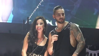 MALUMA BESA CONLENGUA A FAN EN CONCIERTO