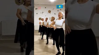 Бабушки из Казахстана поехали на международный фестиваль и всех затанцевали
