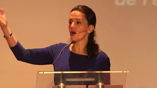 La résilience, le pouvoir de rebondir plus haut après une épreuve. | Caroline Codsi | TEDxAsfi