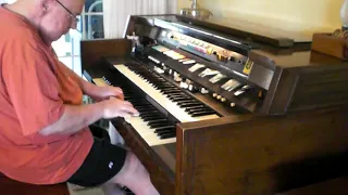 Mike Reed plays "Strangers in the Night" on his Hammond Organ